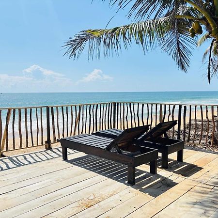 Mirage Beach House At Morava Court Хіккадува Екстер'єр фото